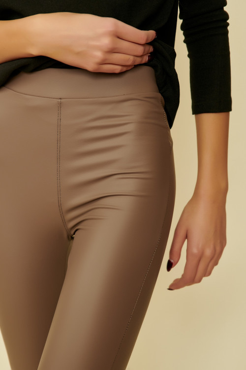 Pantaloni stretch din piele ecologica WD667M Maro